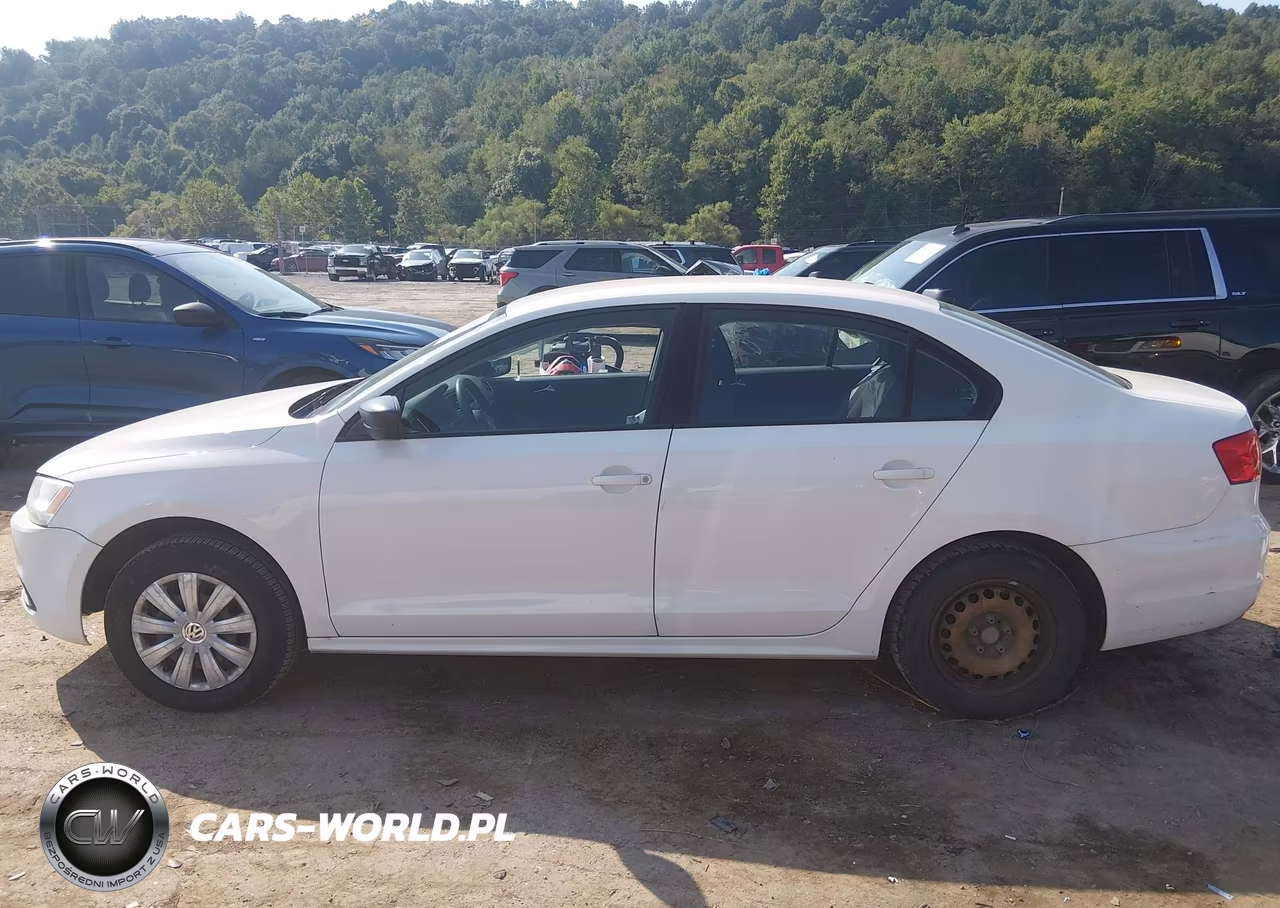 2013 Volkswagen Jetta 2.0L S VIN:3VW2K7AJ0DM256710 - 14