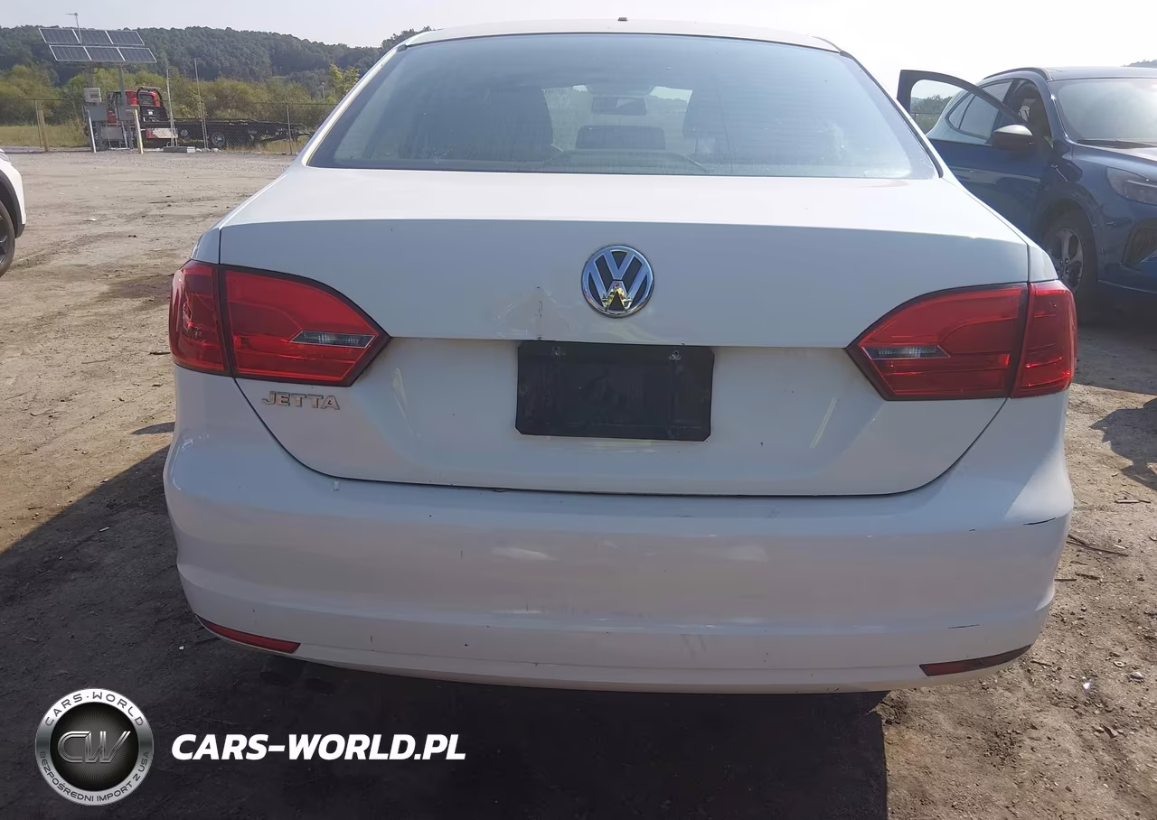 2013 Volkswagen Jetta 2.0L S VIN:3VW2K7AJ0DM256710 - 16