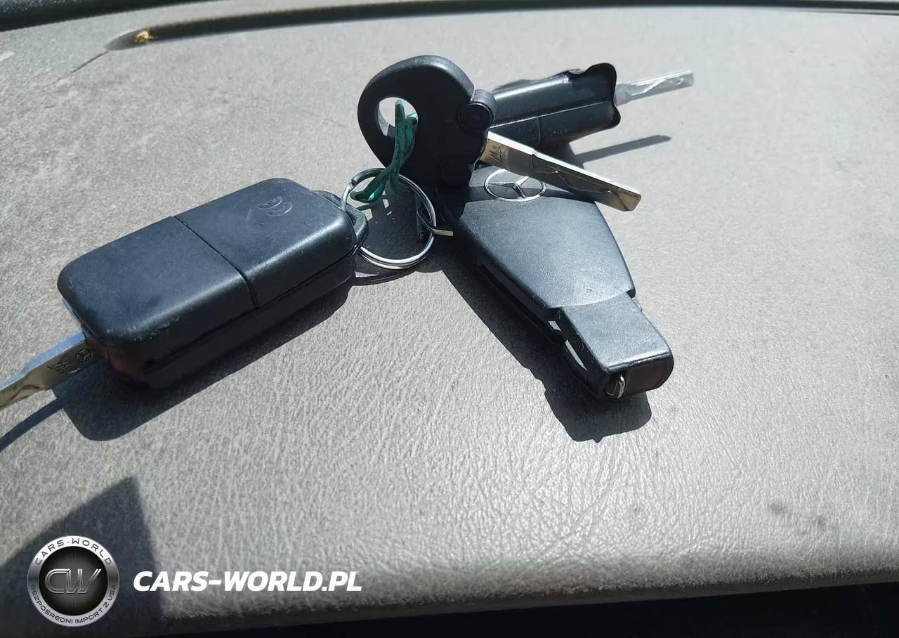 1997 Mercedes-Benz E 320 VIN:WDBJF55F3VA394347 - 11