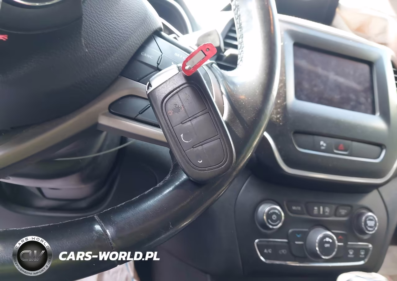 2020 Jeep Cherokee Latitude Plus 4X4 VIN:1C4PJMLNXLD543315 - 11