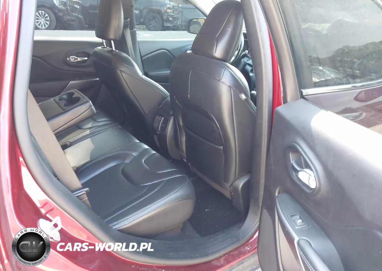 2020 Jeep Cherokee Latitude Plus 4X4 VIN:1C4PJMLNXLD543315 - 8