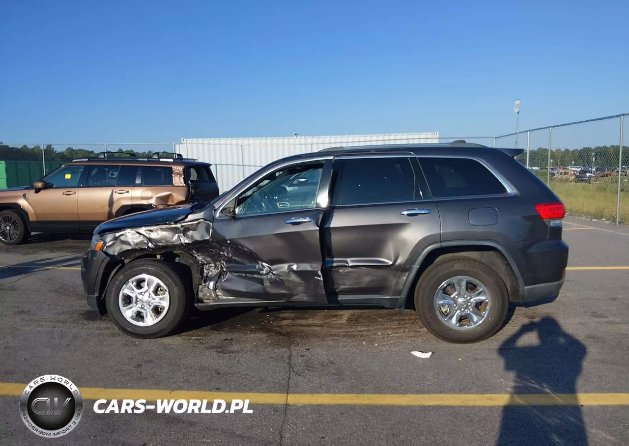 2016 Jeep Grand Cherokee Laredo VIN:1C4RJEAG6GC335611 - 14