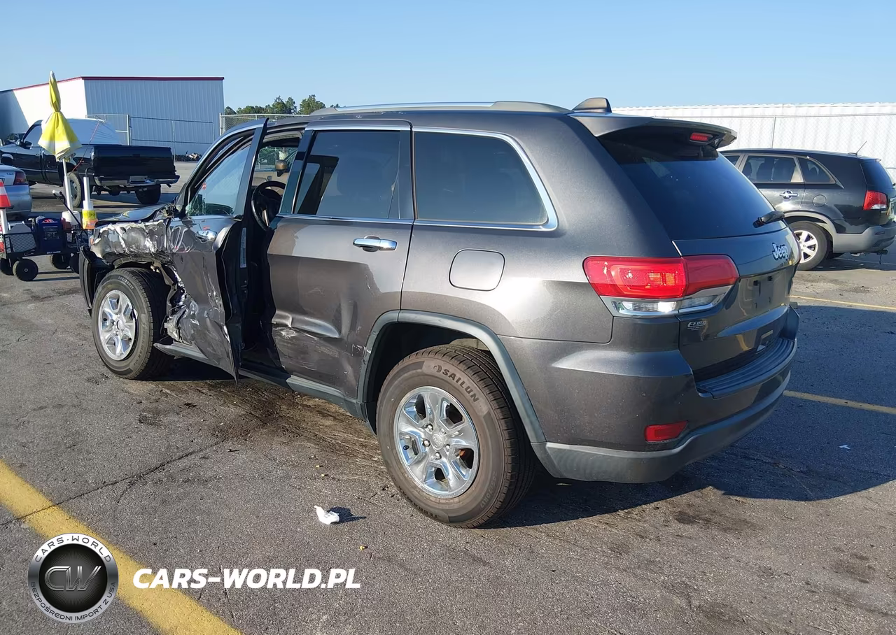 2016 Jeep Grand Cherokee Laredo VIN:1C4RJEAG6GC335611 - 3
