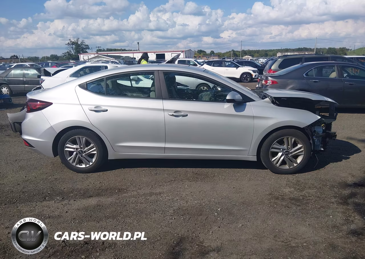 2019 Hyundai Elantra Value Edition VIN:5NPD84LF2KH448439 - 13