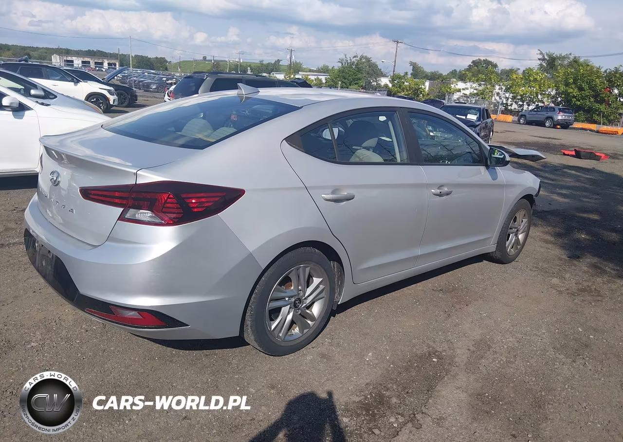 2019 Hyundai Elantra Value Edition VIN:5NPD84LF2KH448439 - 4
