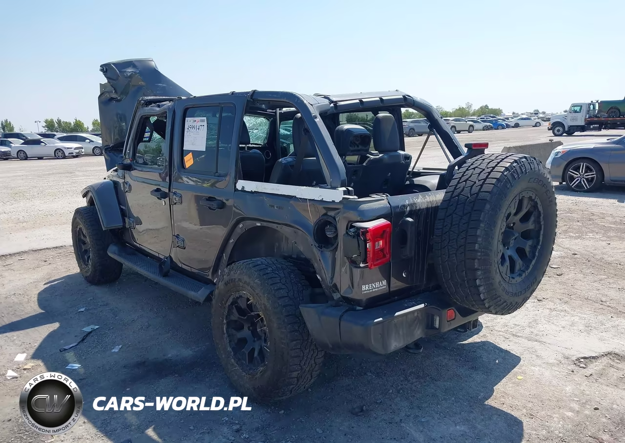 2020 Jeep Wrangler Unlimited Sahara 4X4 VIN:1C4HJXEN7LW149603 - 3