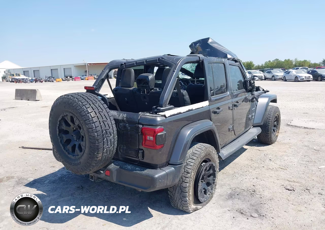 2020 Jeep Wrangler Unlimited Sahara 4X4 VIN:1C4HJXEN7LW149603 - 4