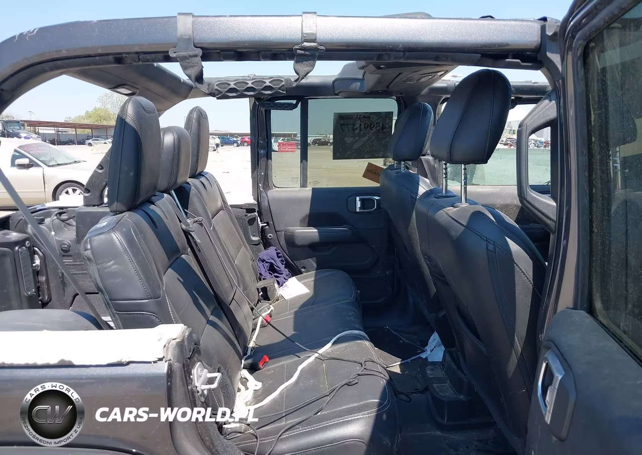 2020 Jeep Wrangler Unlimited Sahara 4X4 VIN:1C4HJXEN7LW149603 - 8