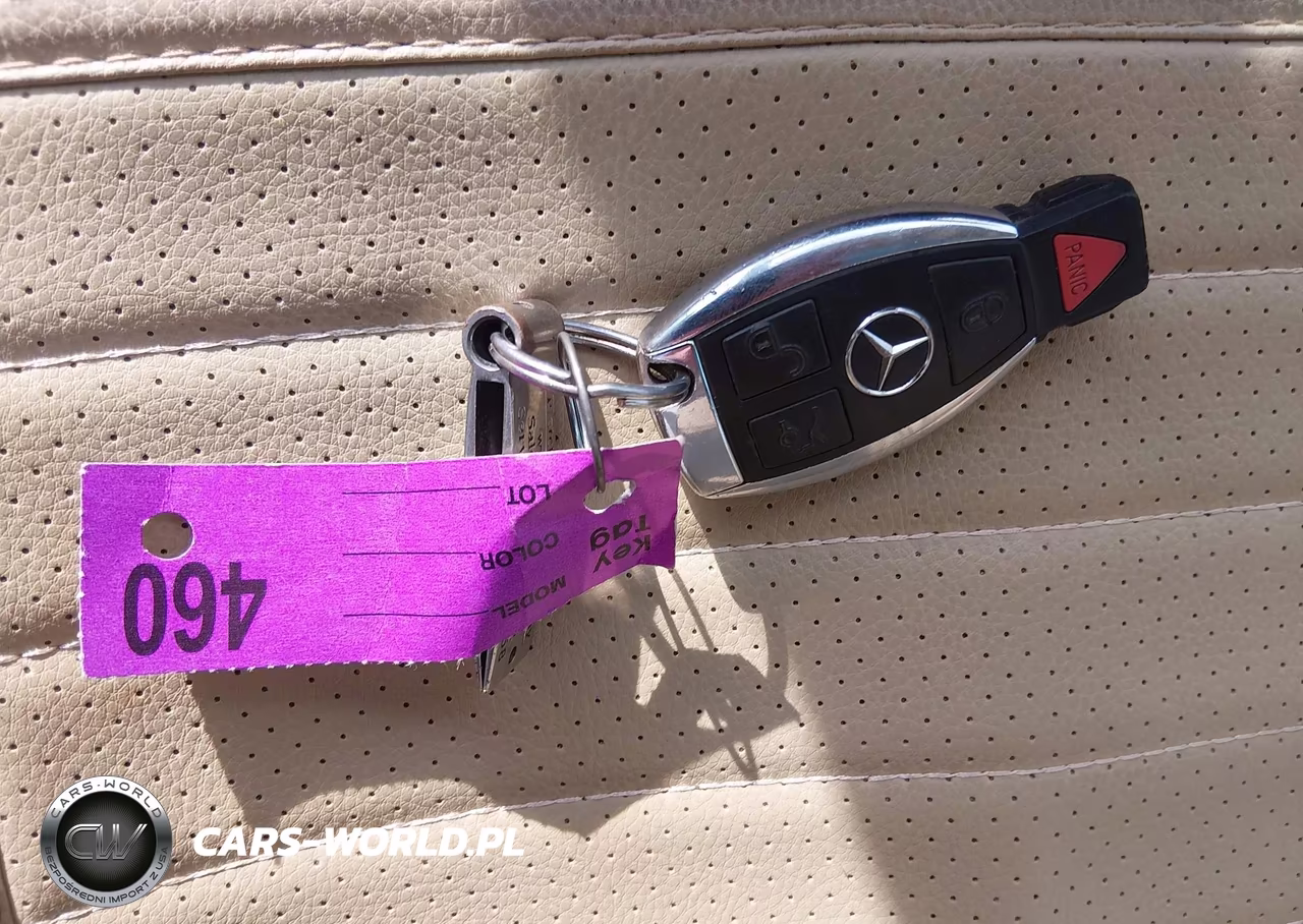 2011 Mercedes-Benz C 300 Luxury 4Matic VIN:WDDGF8BBXBR170526 - 11