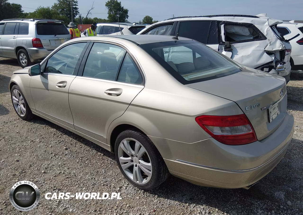 2011 Mercedes-Benz C 300 Luxury 4Matic VIN:WDDGF8BBXBR170526 - 3