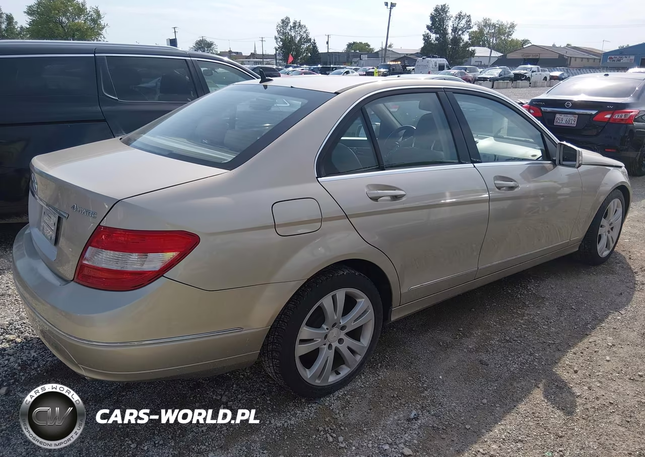 2011 Mercedes-Benz C 300 Luxury 4Matic VIN:WDDGF8BBXBR170526 - 4