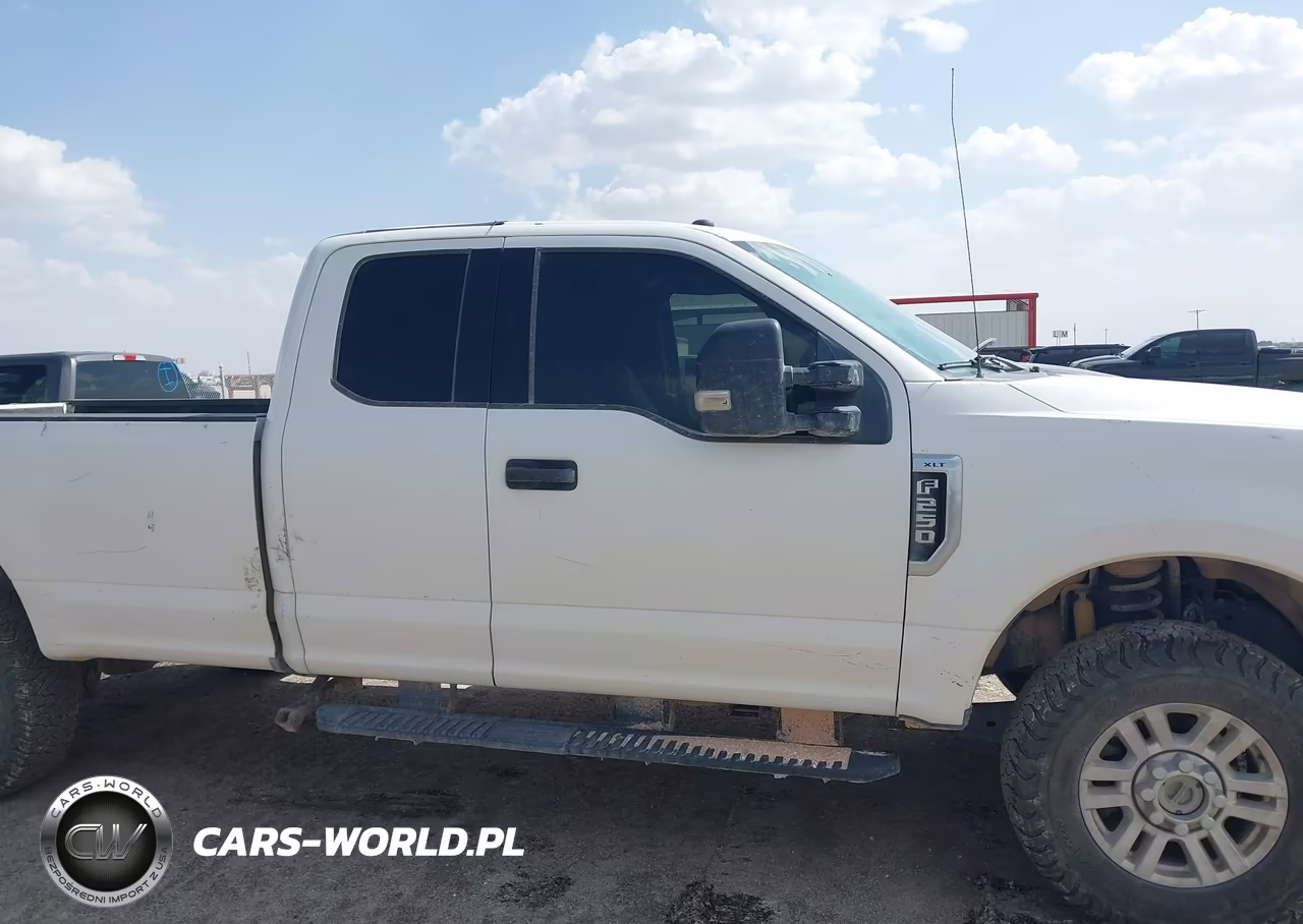 2019 Ford F-250 Xlt VIN:1FT7X2B6XKEF50884 - 13