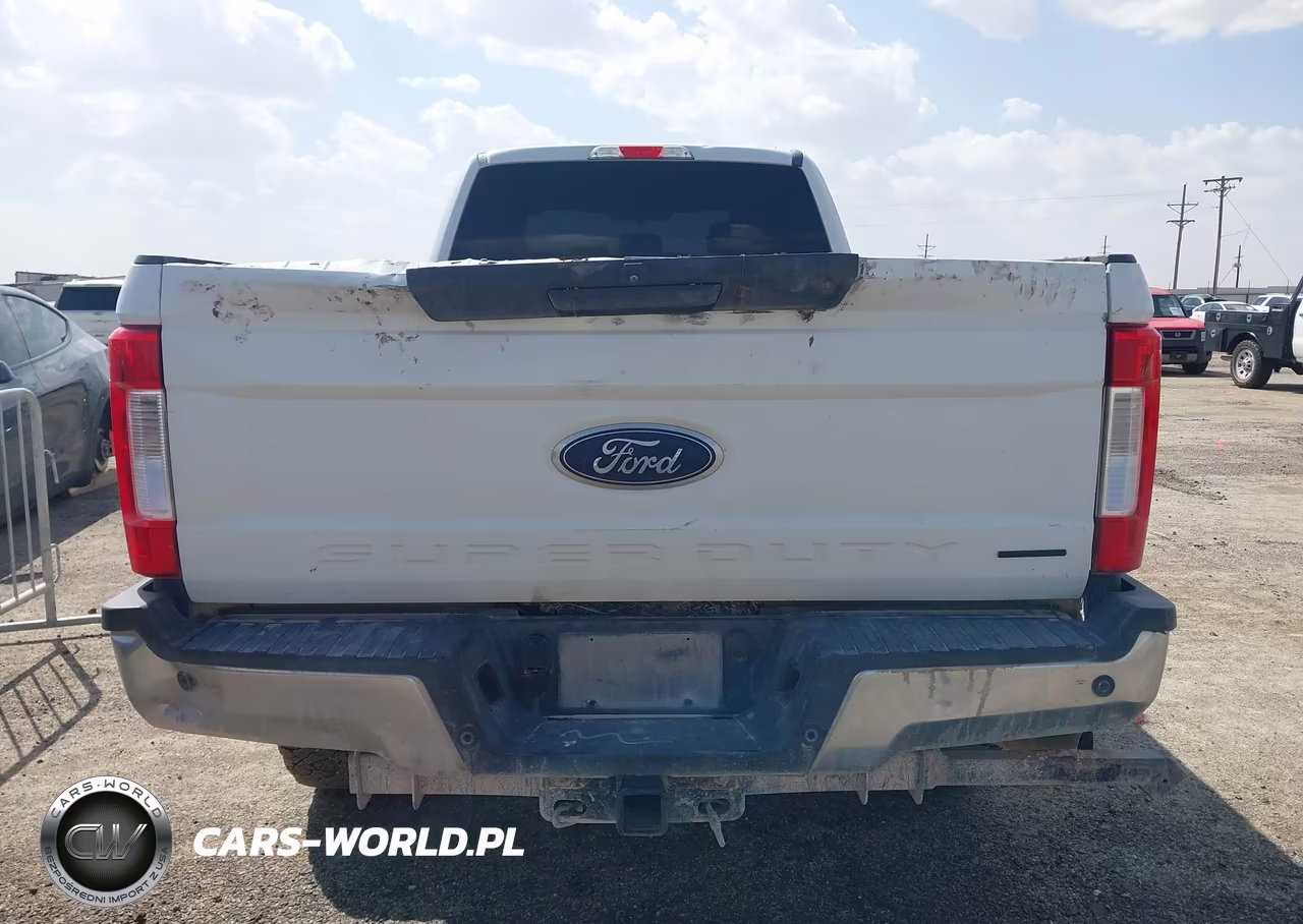 2019 Ford F-250 Xlt VIN:1FT7X2B6XKEF50884 - 16