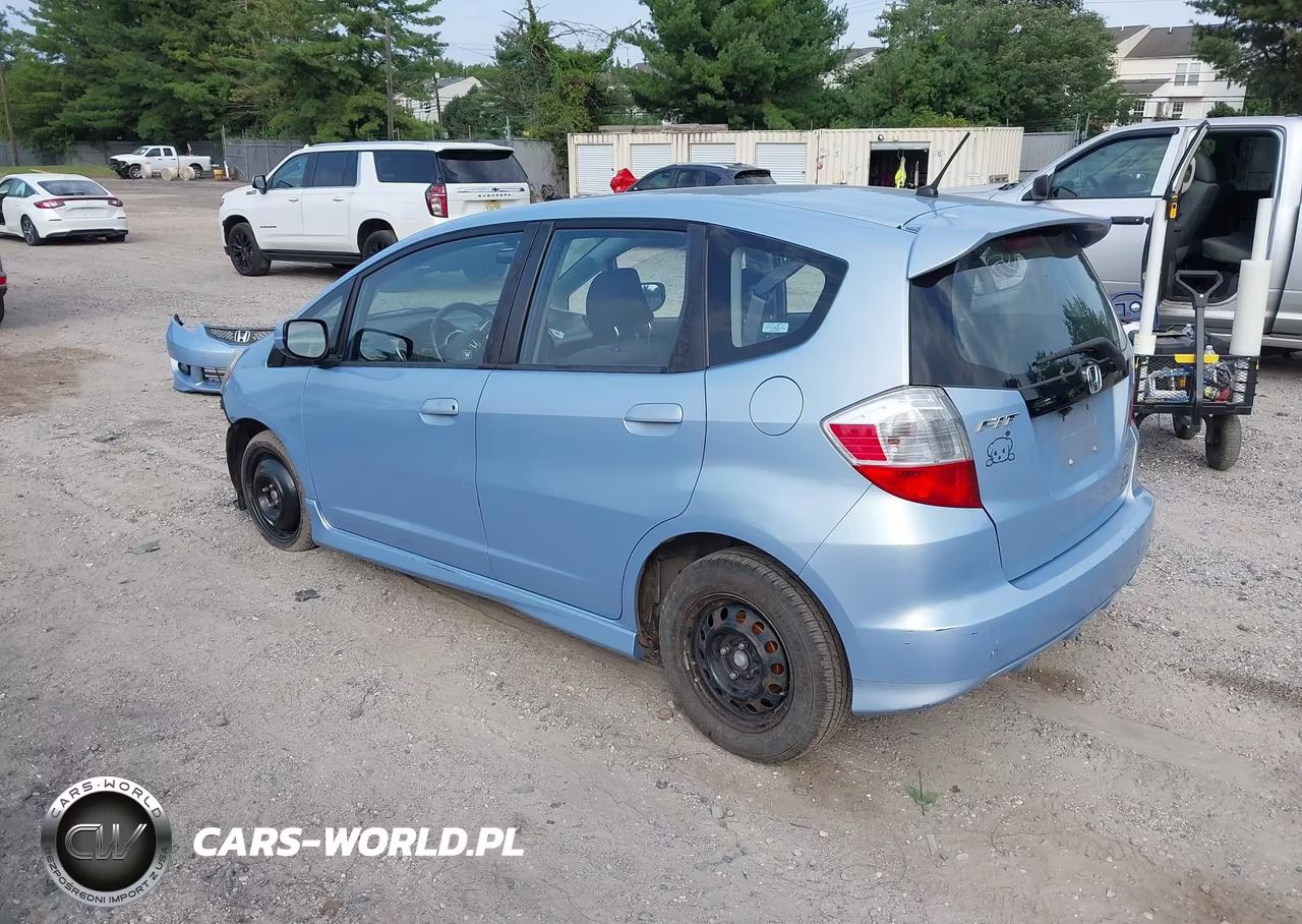 2009 Honda Fit Sport VIN:JHMGE88439S047366 - 3