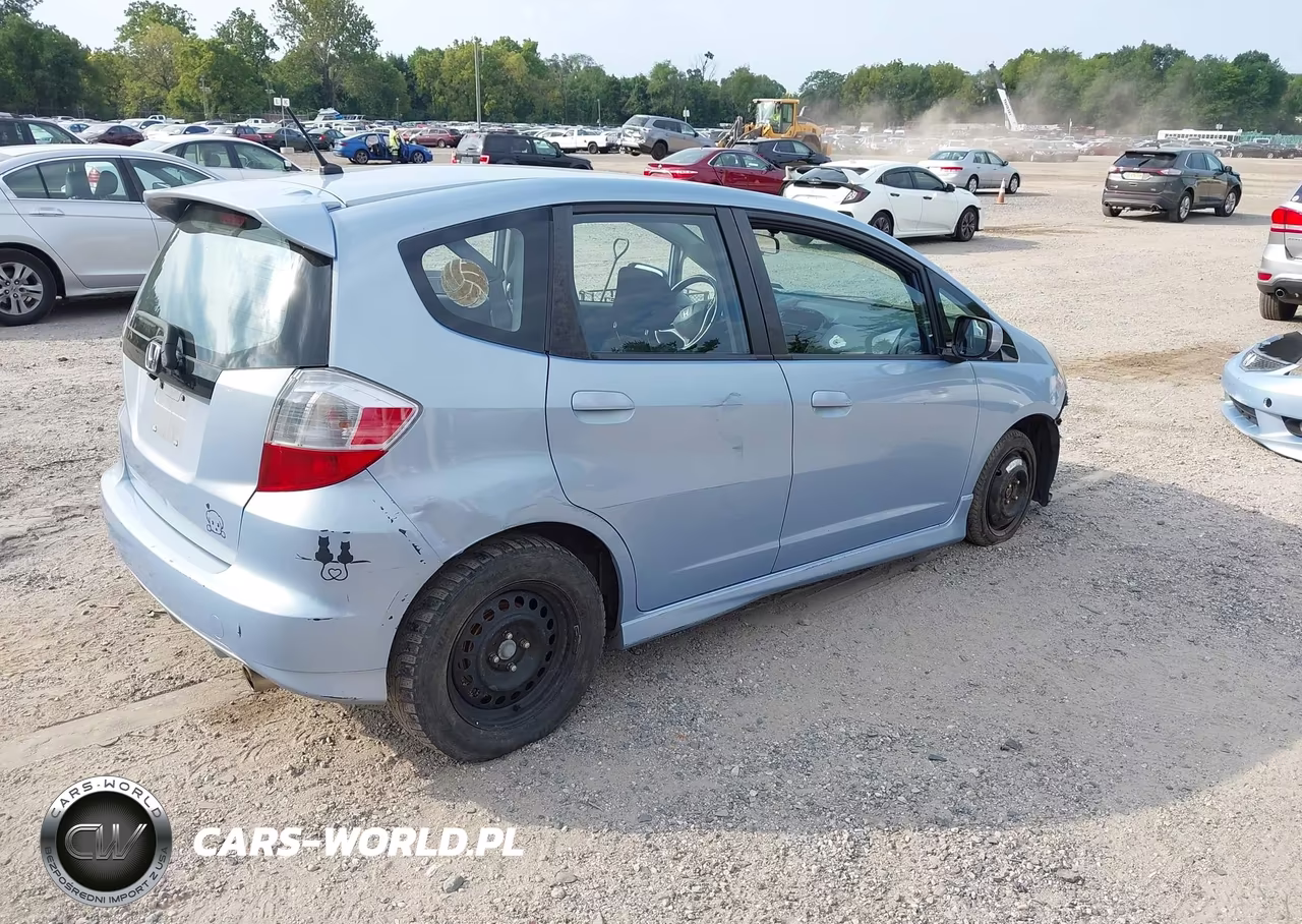 2009 Honda Fit Sport VIN:JHMGE88439S047366 - 4