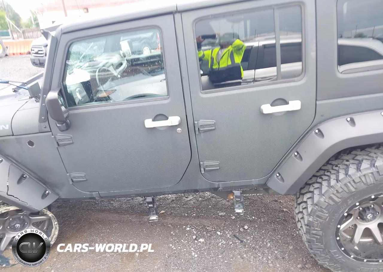 2016 Jeep Wrangler Unlimited Rubicon VIN:1C4HJWFG4GL178705 - 15