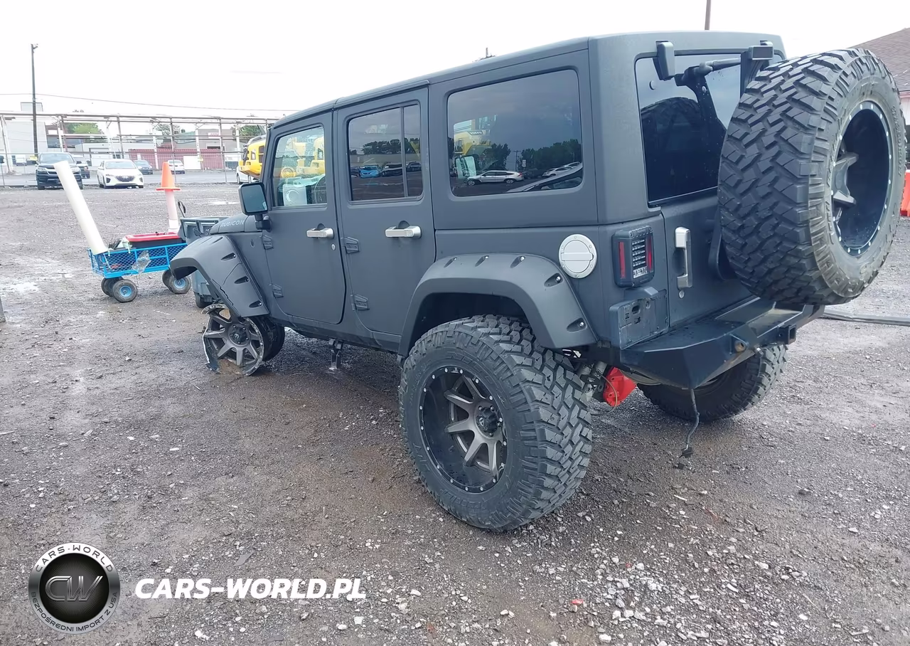 2016 Jeep Wrangler Unlimited Rubicon VIN:1C4HJWFG4GL178705 - 3