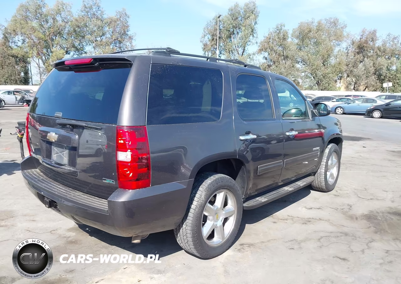 2011 Chevrolet Tahoe Ls VIN:1GNSCAE04BR275908 - 4