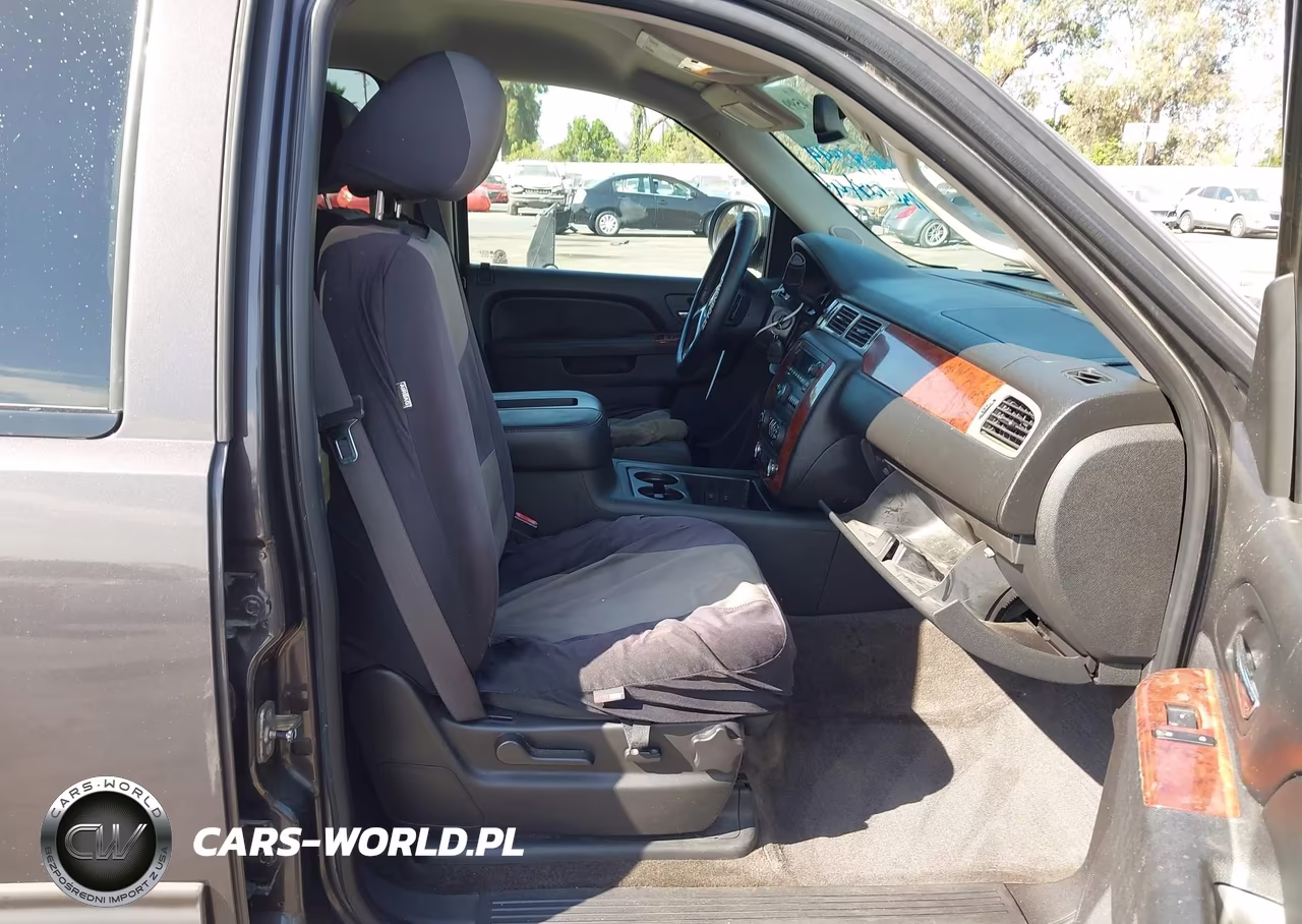 2011 Chevrolet Tahoe Ls VIN:1GNSCAE04BR275908 - 5