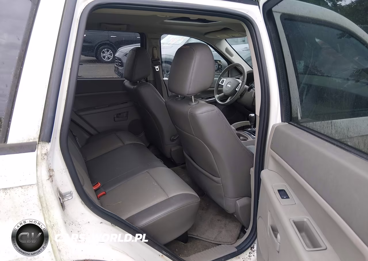 2008 Jeep Grand Cherokee Laredo VIN:1J8GR48K08C235079 - 8