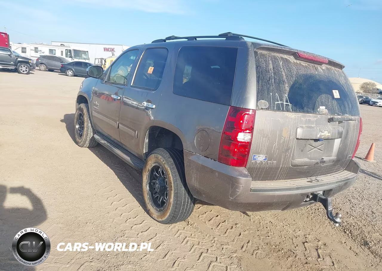 2011 Chevrolet Tahoe Ls VIN:1GNSCAE02BR165004 - 3