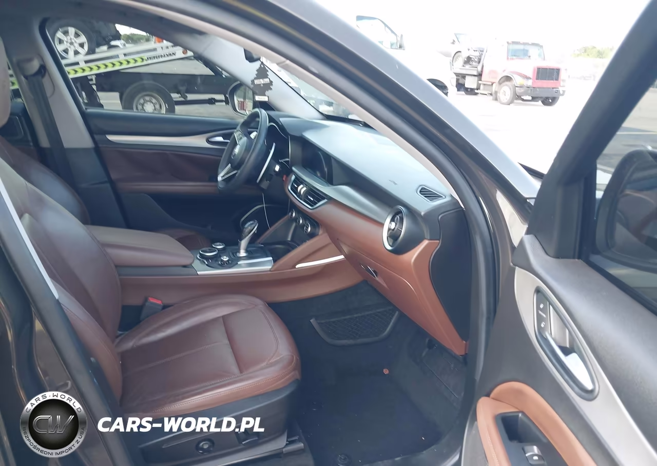 2018 Alfa Romeo Stelvio Sport Awd VIN:ZASFAKPN3J7B92499 - 5