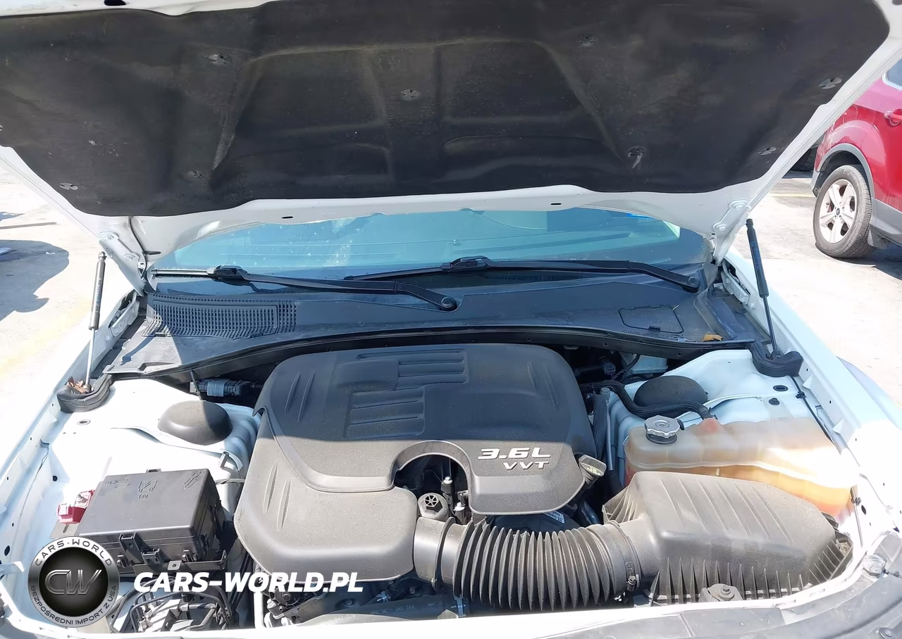 2021 Chrysler 300 Touring VIN:2C3CCAAGXMH516233 - 10