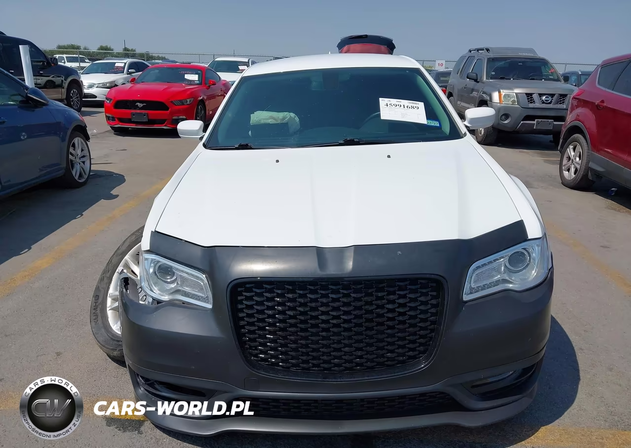2021 Chrysler 300 Touring VIN:2C3CCAAGXMH516233 - 12