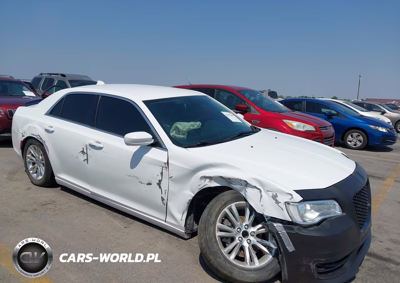 2021 Chrysler 300 Touring VIN:2C3CCAAGXMH516233 - 6
