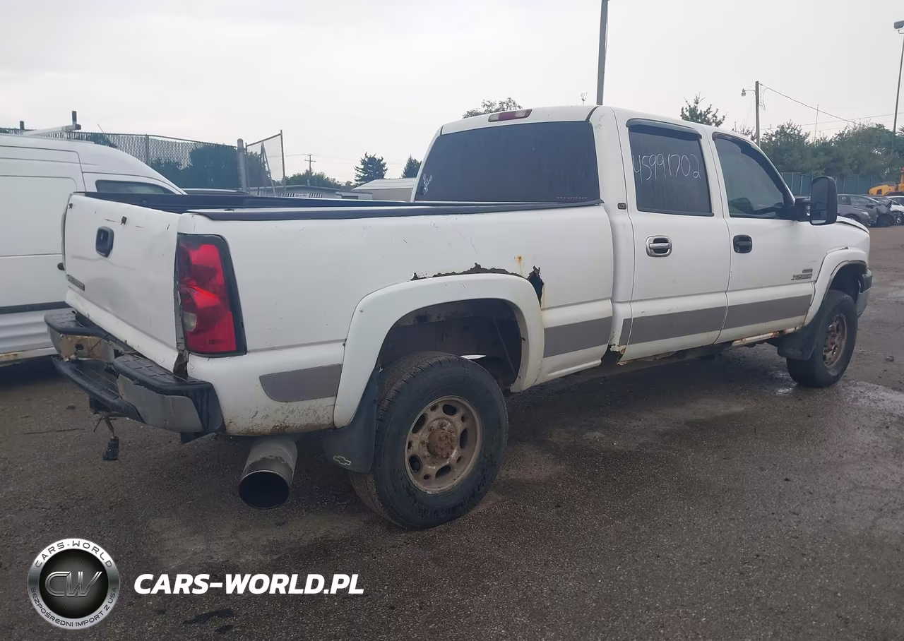 2004 Chevrolet Silverado 2500Hd Ls-Lt-Work Truck VIN:1GCHK23124F143645 - 4