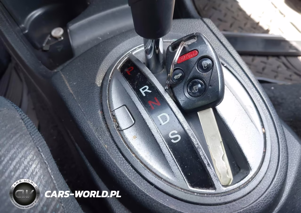 2010 Honda Fit Sport VIN:JHMGE8H42AC024174 - 11