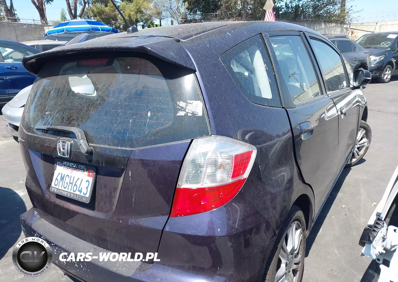 2010 Honda Fit Sport VIN:JHMGE8H42AC024174 - 4