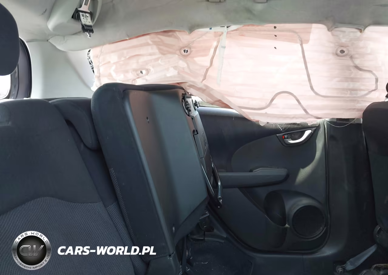 2010 Honda Fit Sport VIN:JHMGE8H42AC024174 - 8