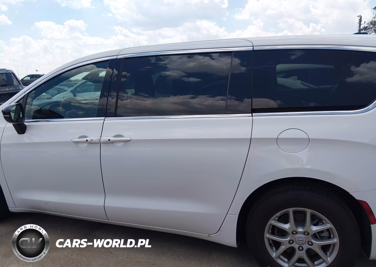 2026 Chrysler Pacifica Select VIN:2C4RC1BG1TR283579 - 14