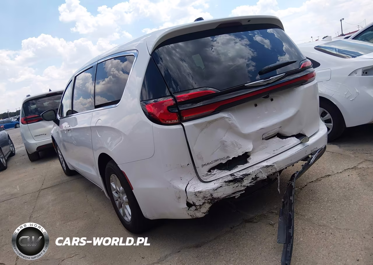 2026 Chrysler Pacifica Select VIN:2C4RC1BG1TR283579 - 3