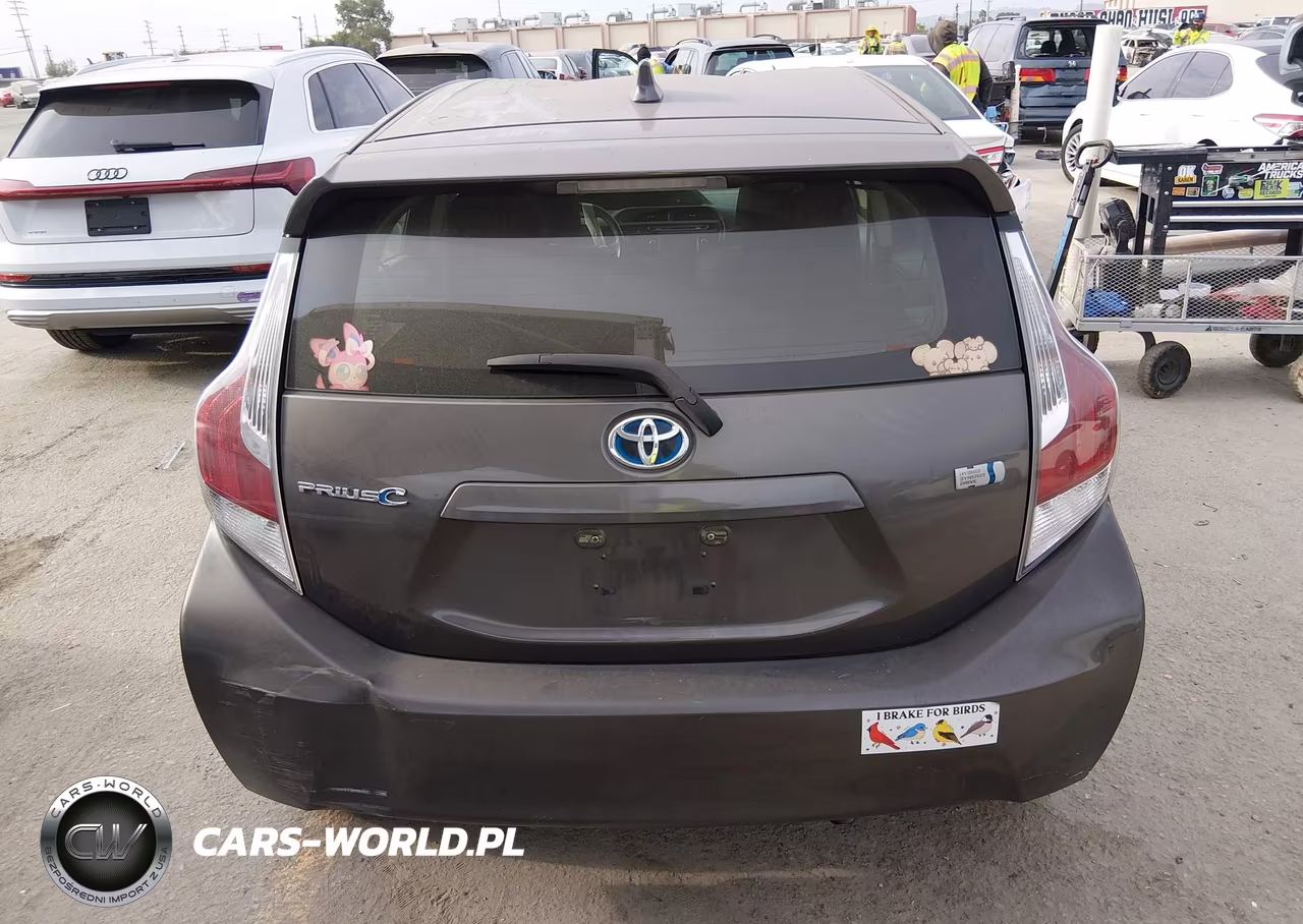 2015 Toyota Prius C Two VIN:JTDKDTB39F1113244 - 17
