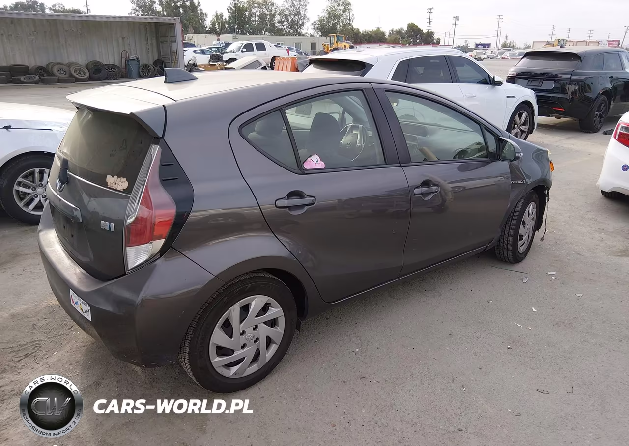 2015 Toyota Prius C Two VIN:JTDKDTB39F1113244 - 4