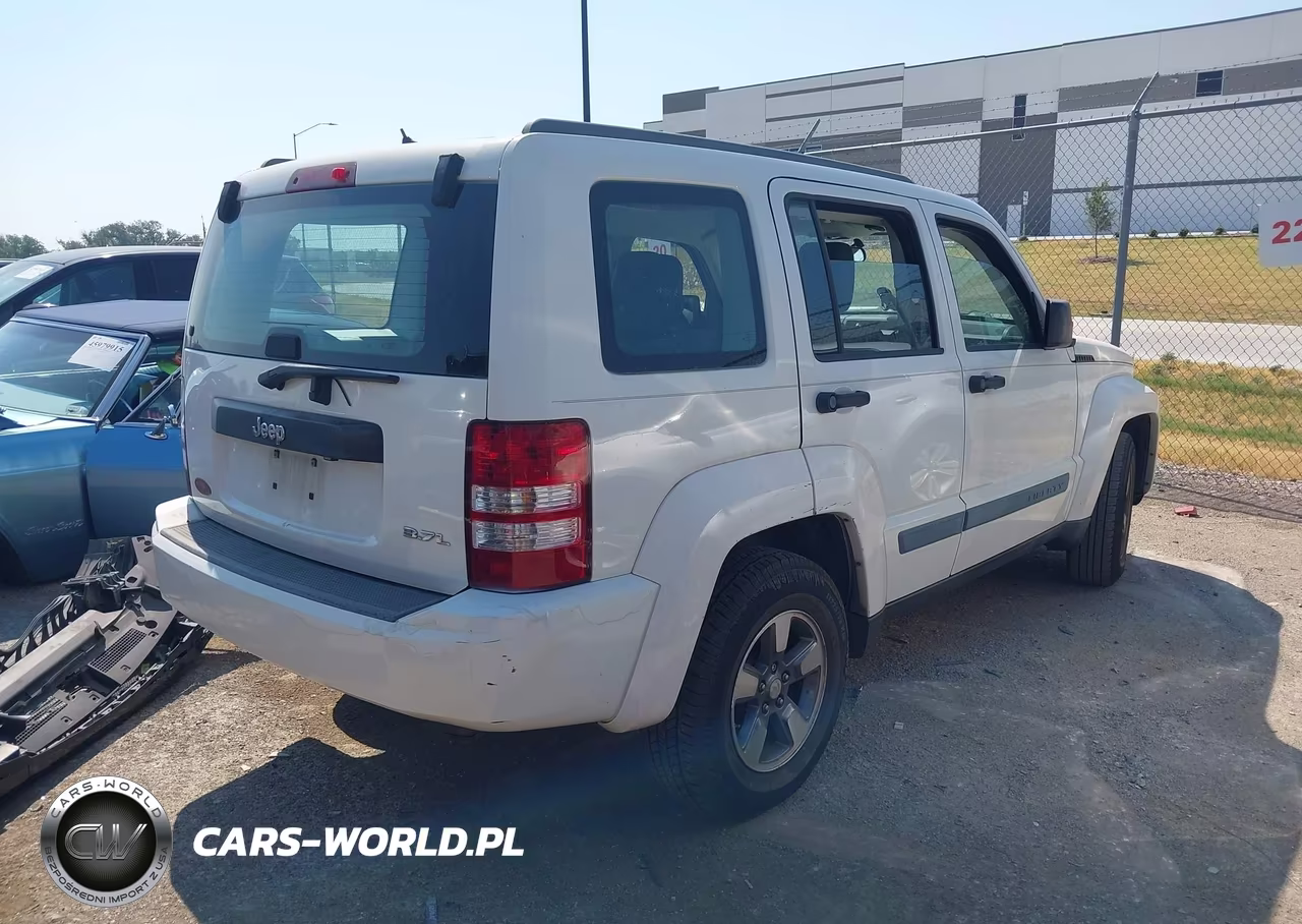 2008 Jeep Liberty Sport VIN:1J8GP28K18W188931 - 4