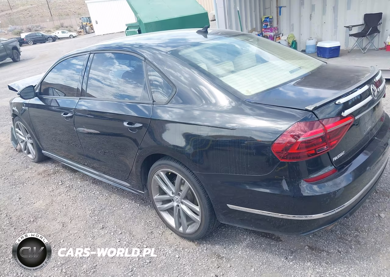 2018 Volkswagen Passat 2.0T R-Line-2.0T S VIN:1VWAA7A31JC008513 - 3