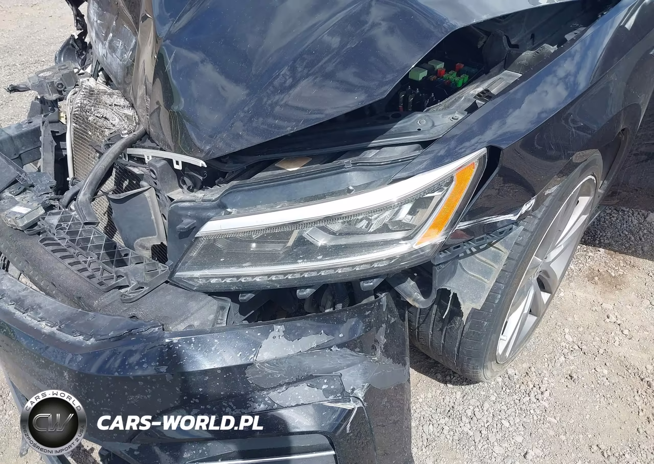 2018 Volkswagen Passat 2.0T R-Line-2.0T S VIN:1VWAA7A31JC008513 - 6