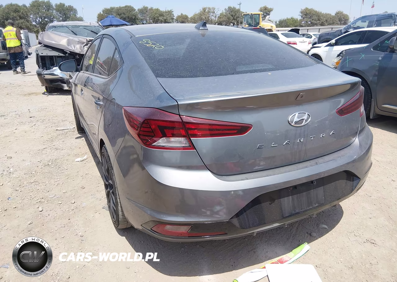 2019 Hyundai Elantra Sel VIN:5NPD84LF6KH428520 - 3