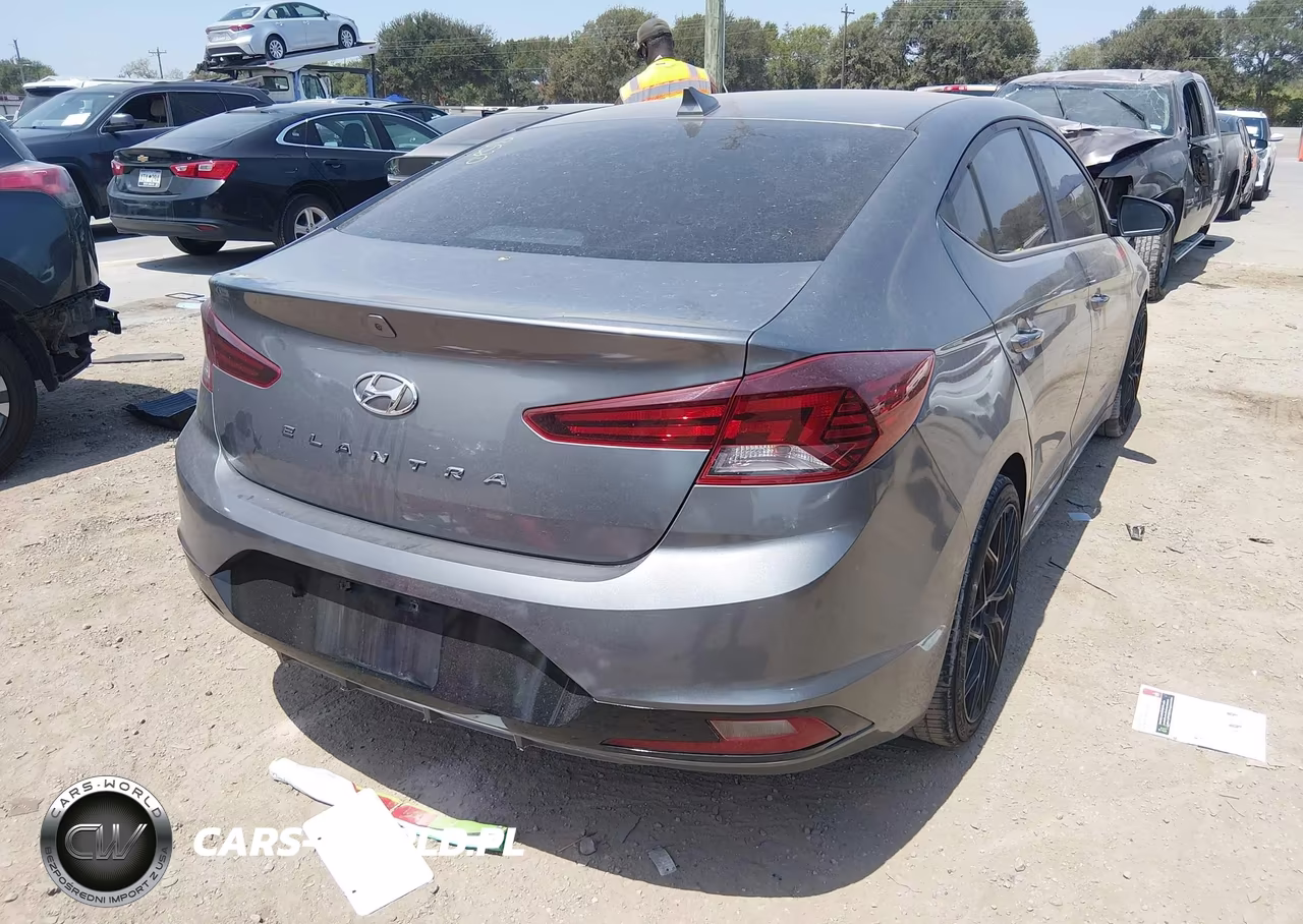 2019 Hyundai Elantra Sel VIN:5NPD84LF6KH428520 - 4