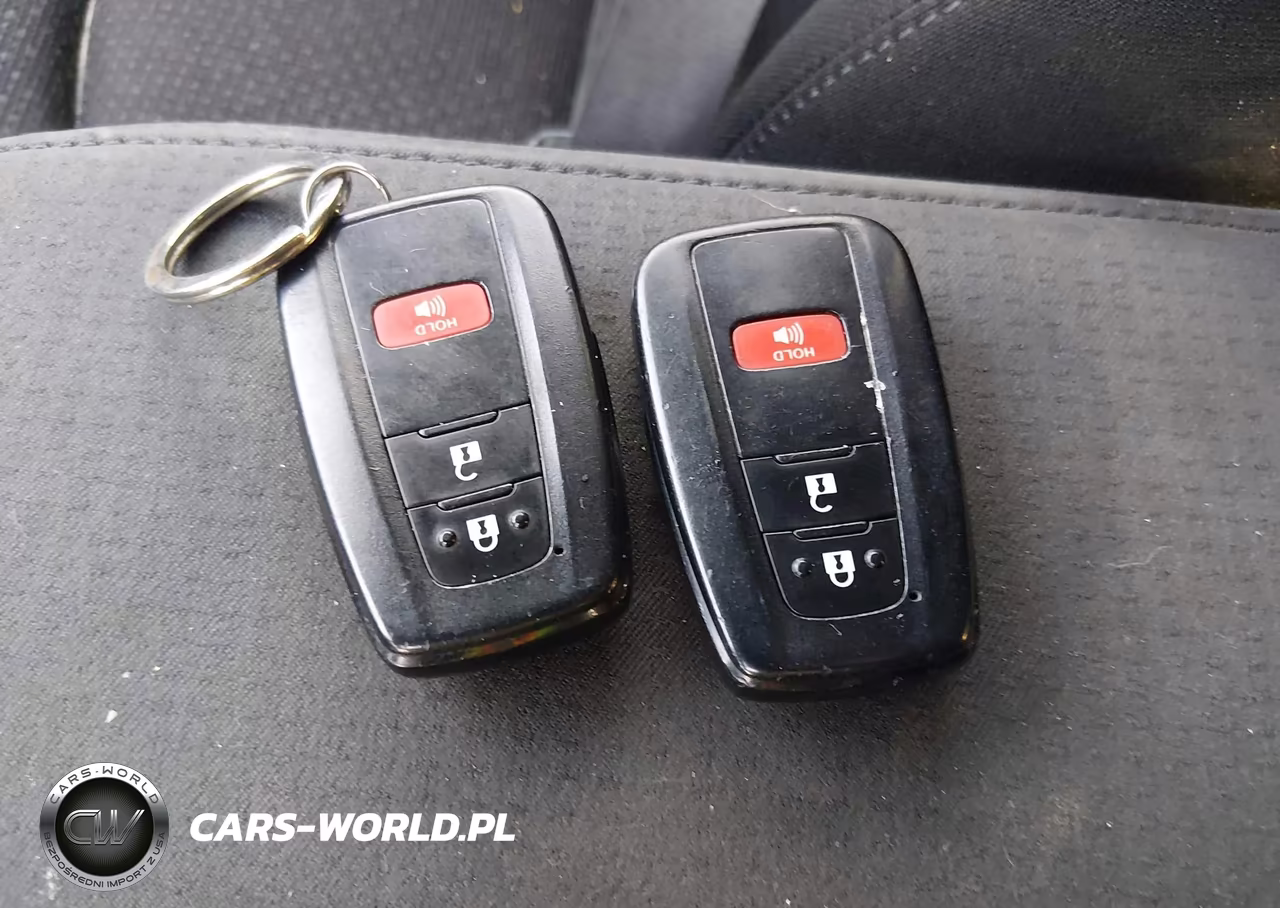 2021 Toyota Prius Le VIN:JTDKAMFU6M3138332 - 11
