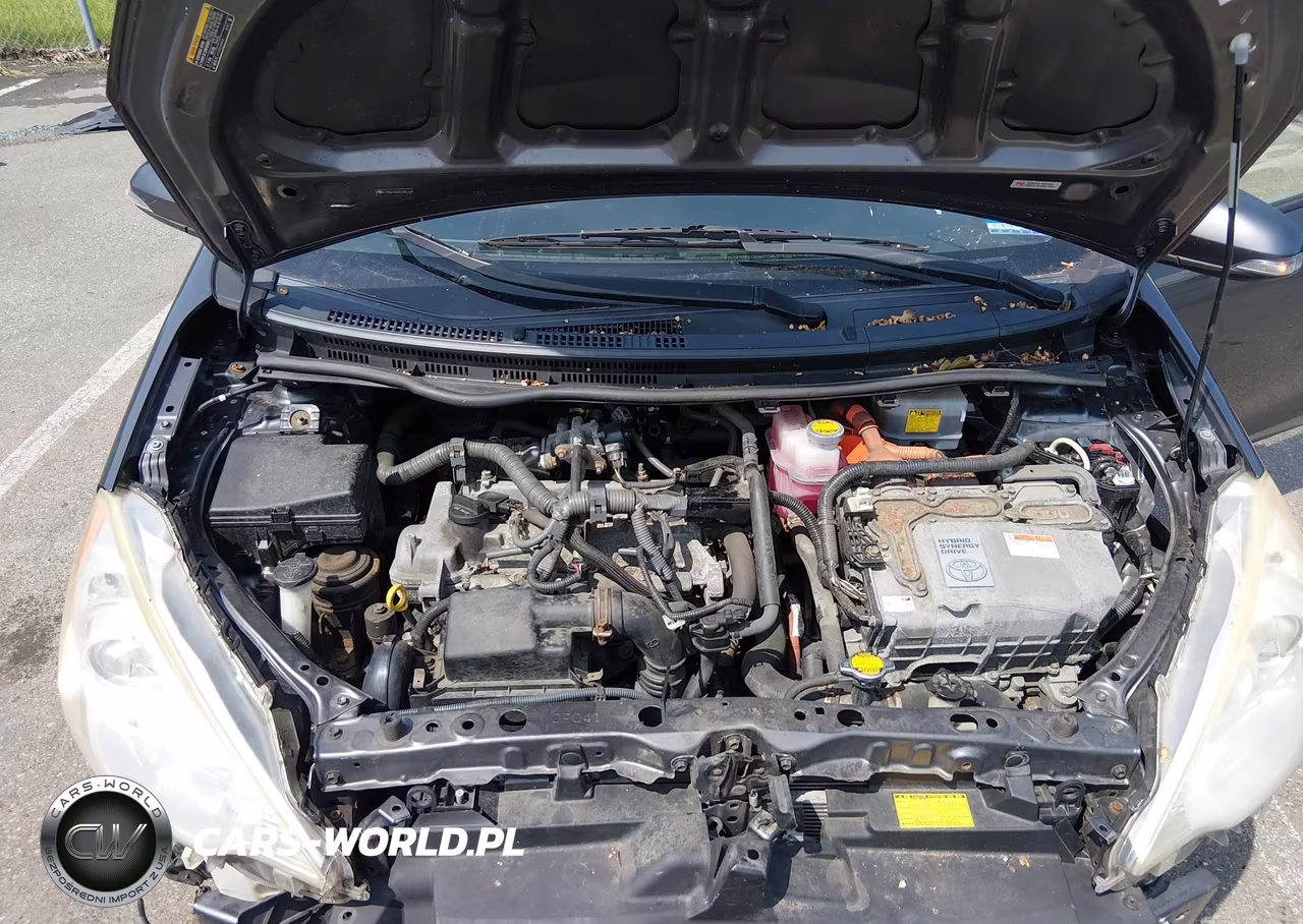 2013 Toyota Prius C One VIN:JTDKDTB32D1041168 - 10