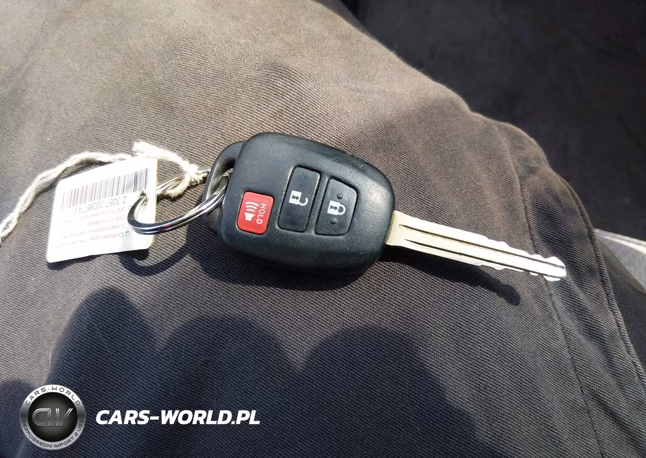2013 Toyota Prius C One VIN:JTDKDTB32D1041168 - 11