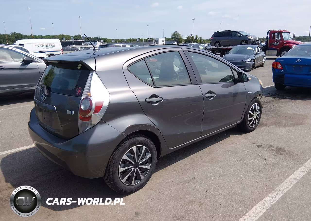 2013 Toyota Prius C One VIN:JTDKDTB32D1041168 - 4