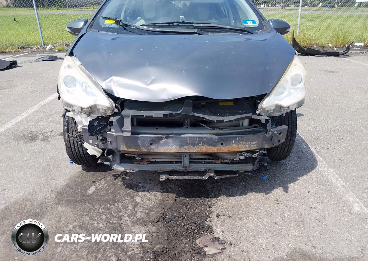 2013 Toyota Prius C One VIN:JTDKDTB32D1041168 - 6