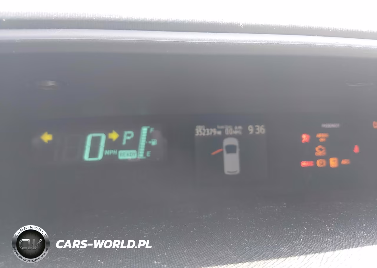 2013 Toyota Prius C One VIN:JTDKDTB32D1041168 - 7