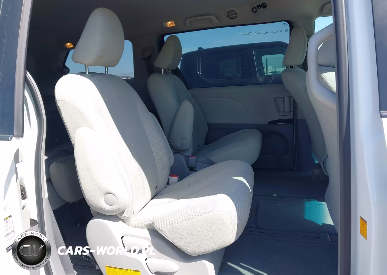 2011 Toyota Sienna VIN:5TDKA3DCXBS002883 - 8