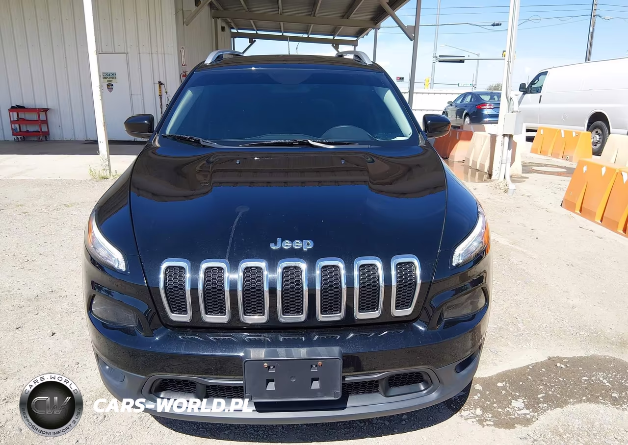 2018 Jeep Cherokee Latitude 4X4 VIN:1C4PJMCB7JD528516 - 12